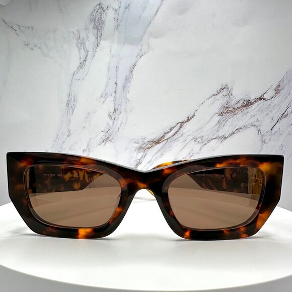 New MIU MIU Sunglasses - Picture 4 of 16